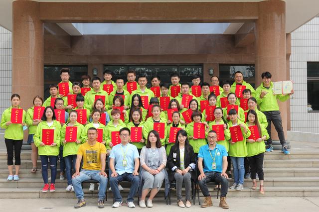 学宠物美容到呈伴培训学校,究竟可以收获什么?
